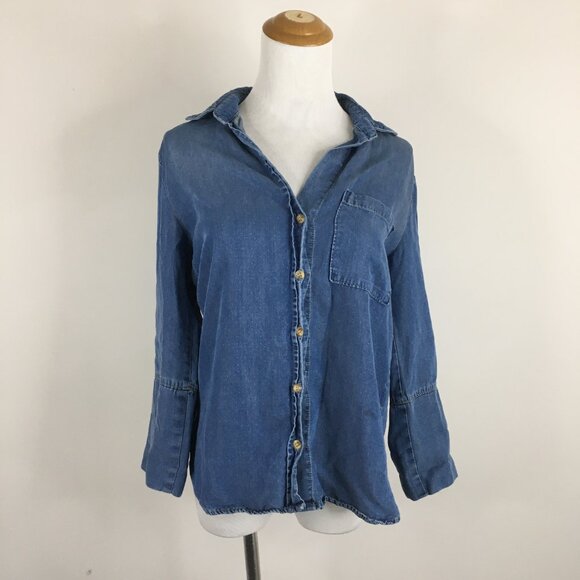 BELLA DAHL Anthropologie Blue Medium Wash Mini Dots Hi Low Chambray Button Shirt - Picture 5 of 11